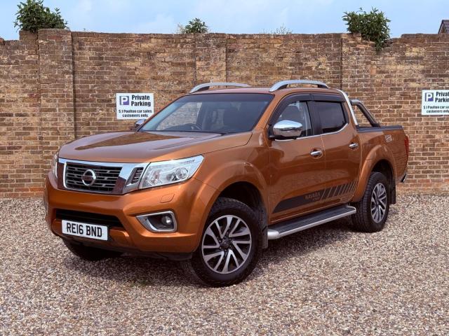 NISSAN NAVARA 2.3 dCi Tekna