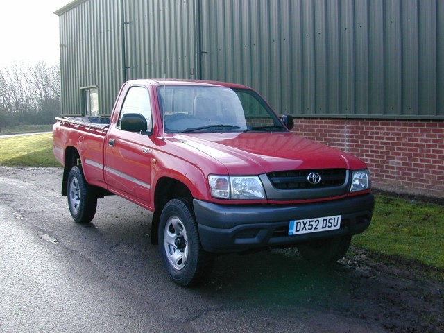 TOYOTA HILUX ref 8076 Similar high quality early Hi Lux wanted, sourced and exported worldwide (2002)