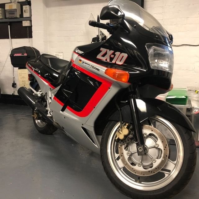 KAWASAKI ZX-10 Ref 8138 Kawasaki ZX 10 (1988)