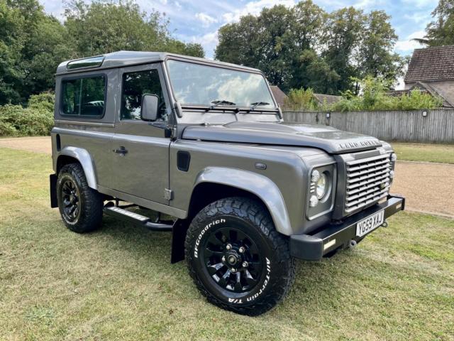 LAND ROVER DEFENDER 90