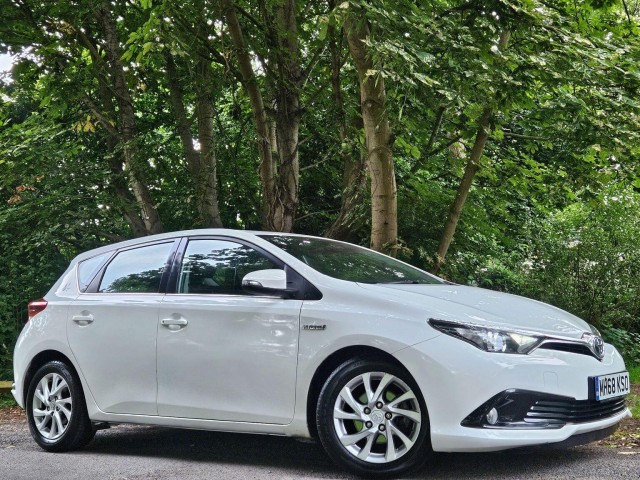 TOYOTA AURIS