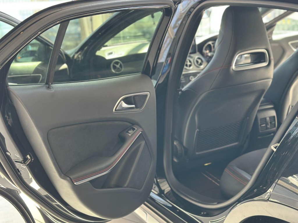 MERCEDES-BENZ GLA CLASS