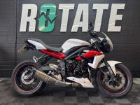 TRIUMPH STREET TRIPLE 675