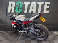 TRIUMPH STREET TRIPLE 675