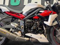 TRIUMPH STREET TRIPLE 675