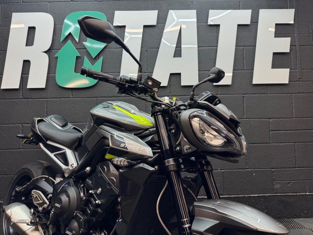 TRIUMPH STREET TRIPLE 765