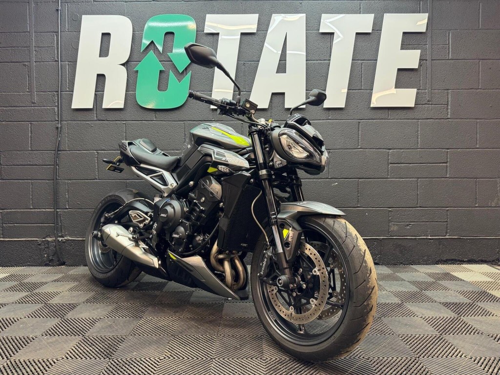 TRIUMPH STREET TRIPLE 765