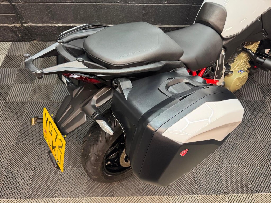 DUCATI MULTISTRADA V4