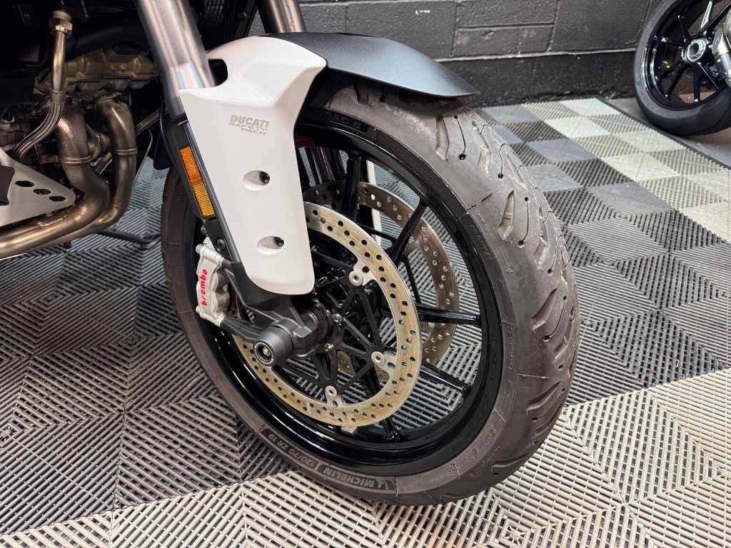 DUCATI MULTISTRADA V4