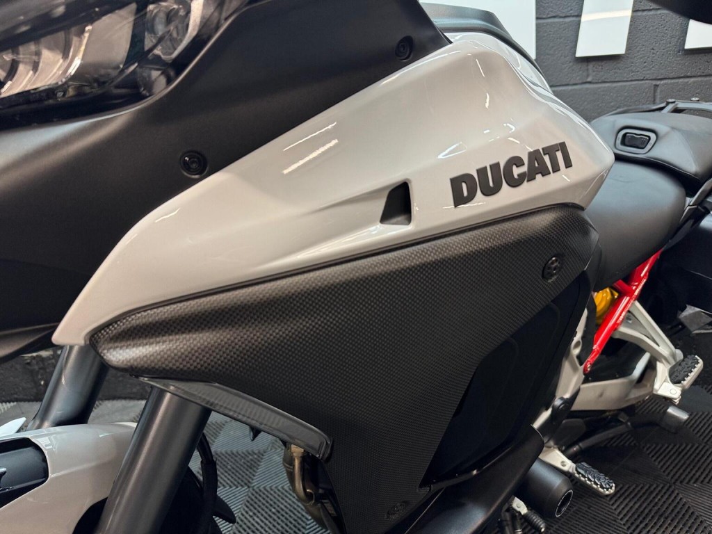 DUCATI MULTISTRADA V4