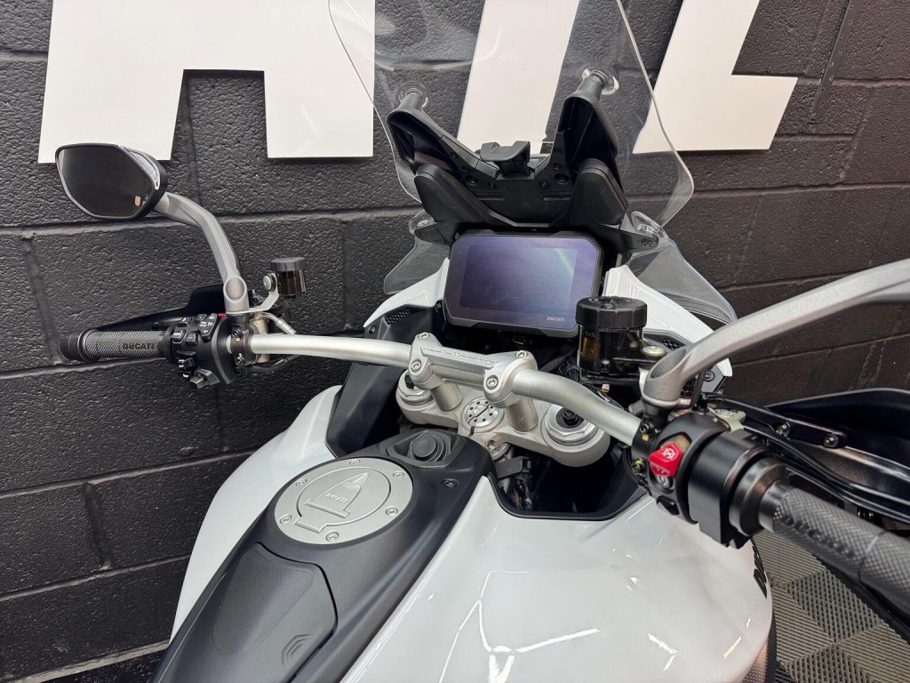 DUCATI MULTISTRADA V4