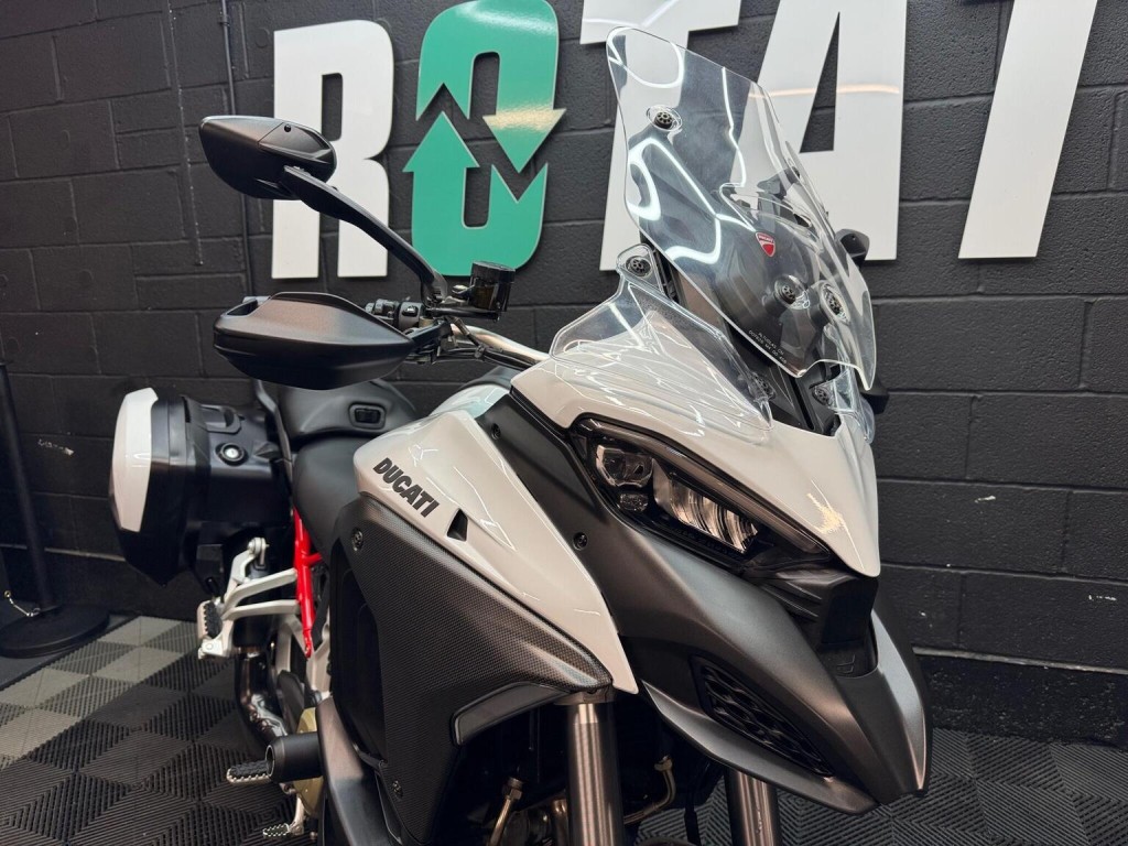 DUCATI MULTISTRADA V4