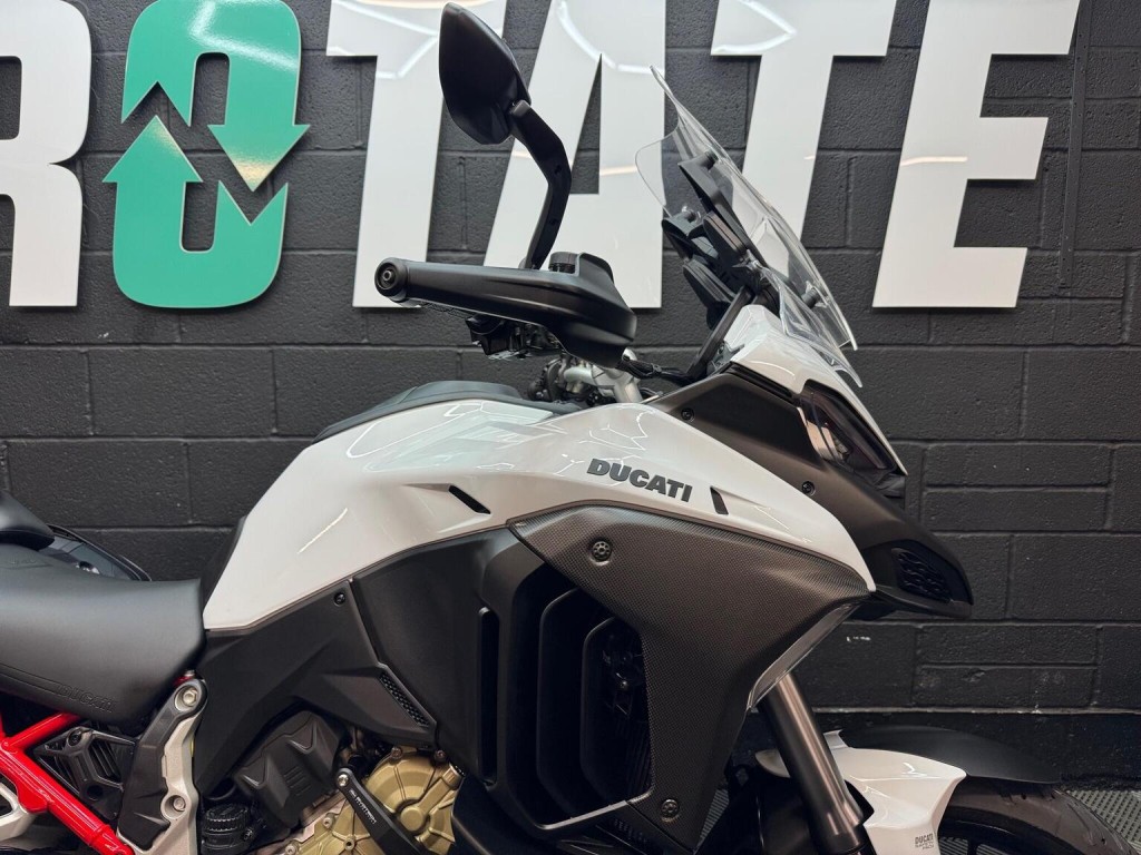 DUCATI MULTISTRADA V4