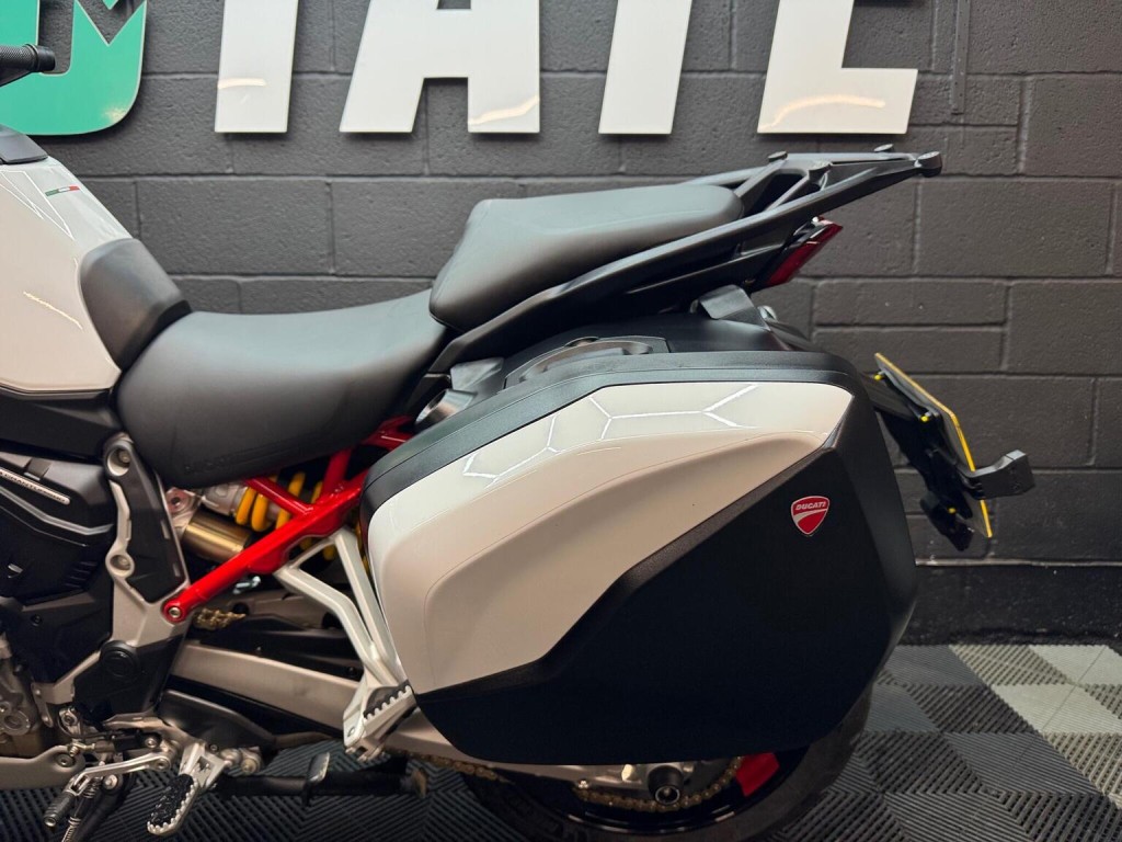 DUCATI MULTISTRADA V4