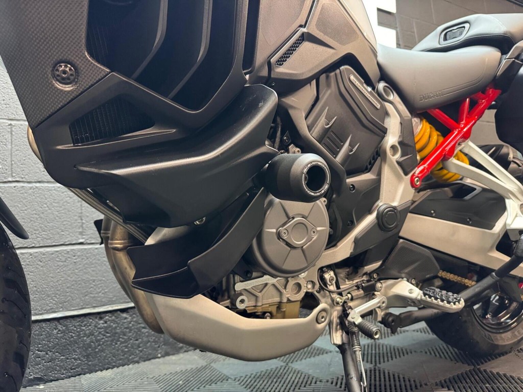 DUCATI MULTISTRADA V4