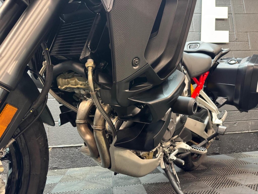 DUCATI MULTISTRADA V4