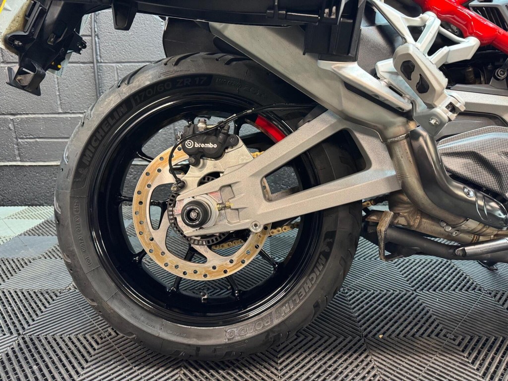DUCATI MULTISTRADA V4
