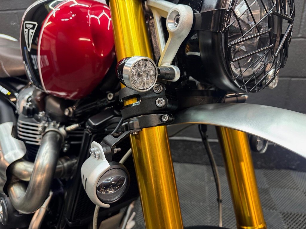 TRIUMPH SCRAMBLER 1200