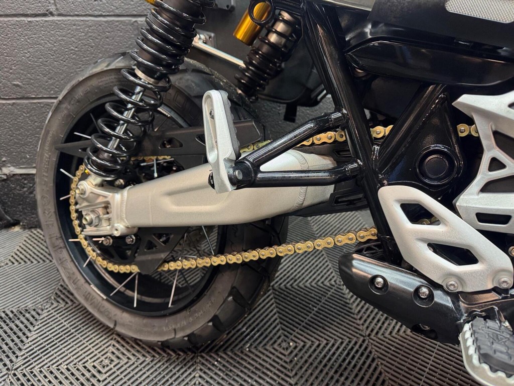 TRIUMPH SCRAMBLER 1200