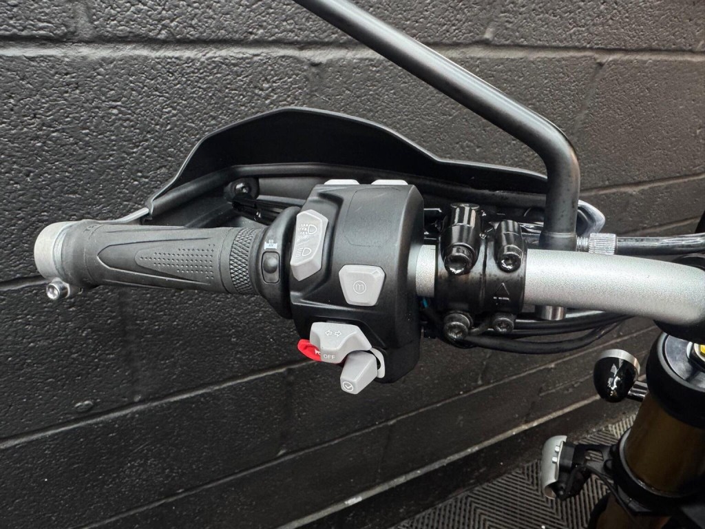 TRIUMPH SCRAMBLER 1200