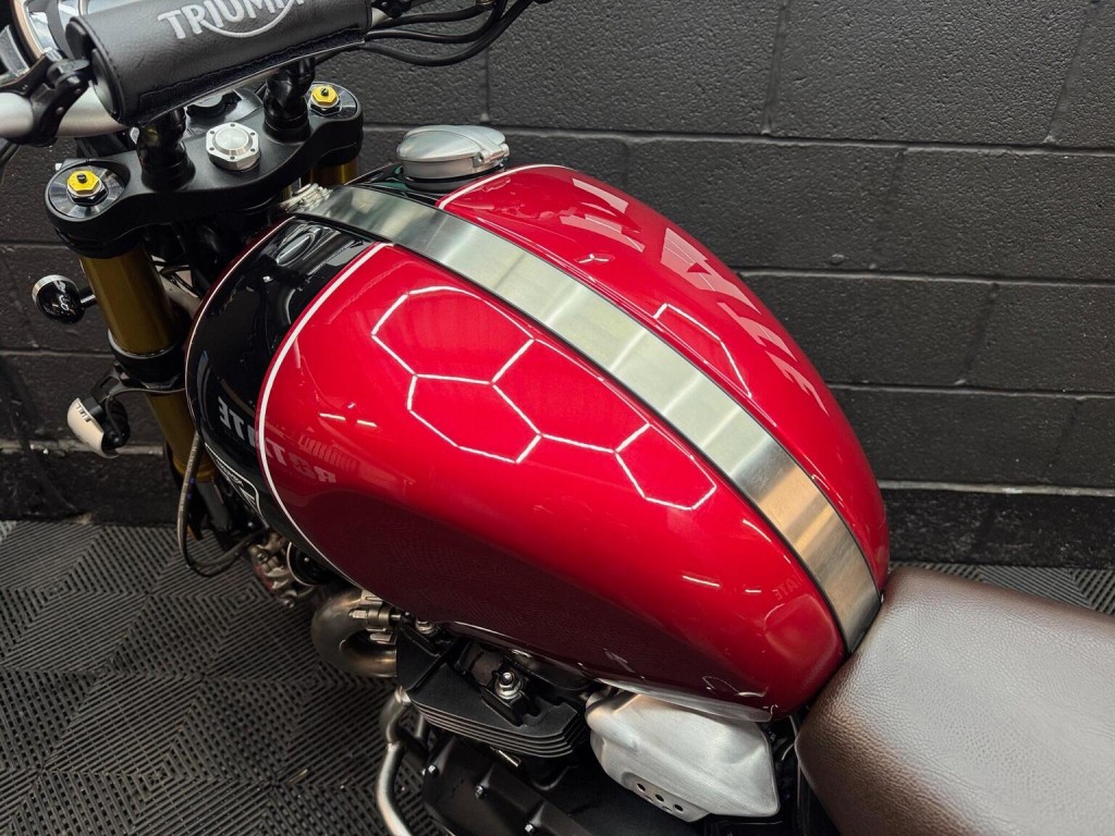 TRIUMPH SCRAMBLER 1200