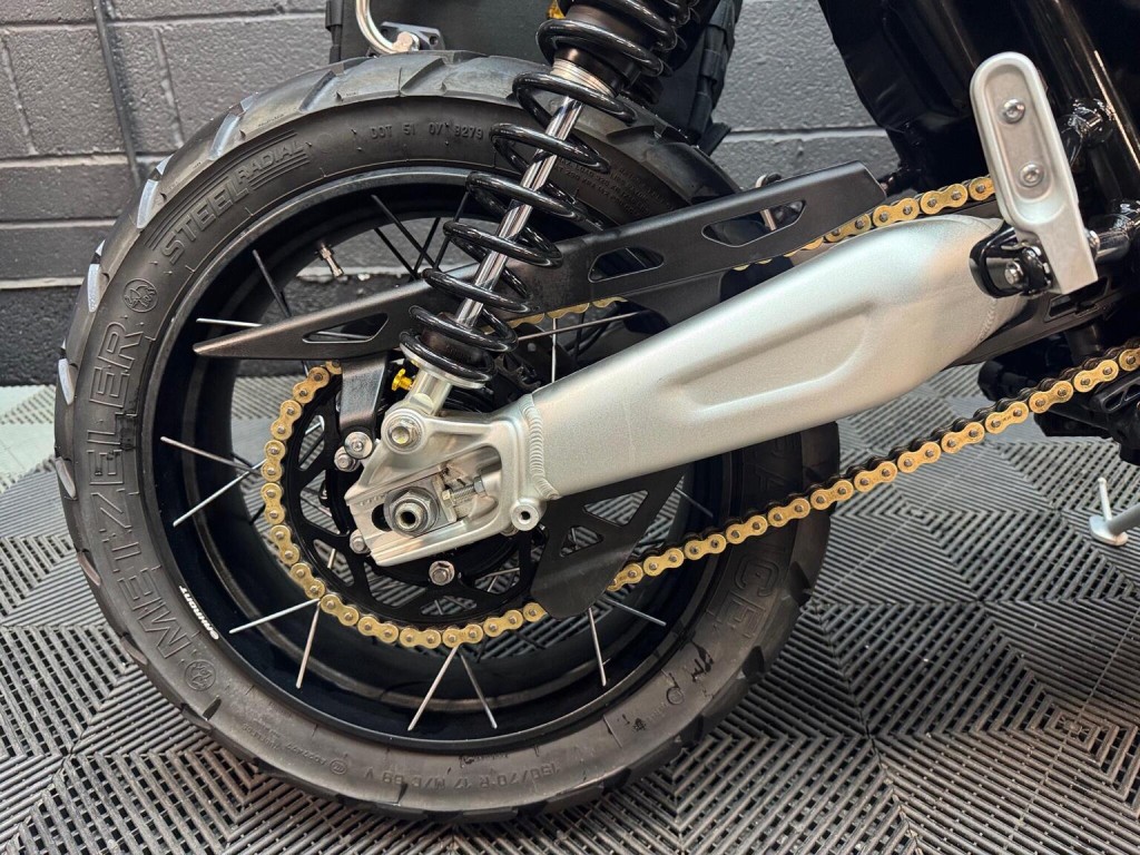 TRIUMPH SCRAMBLER 1200