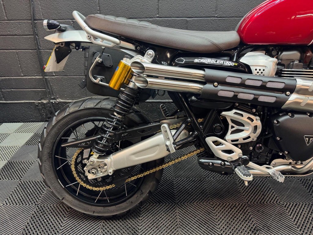 TRIUMPH SCRAMBLER 1200