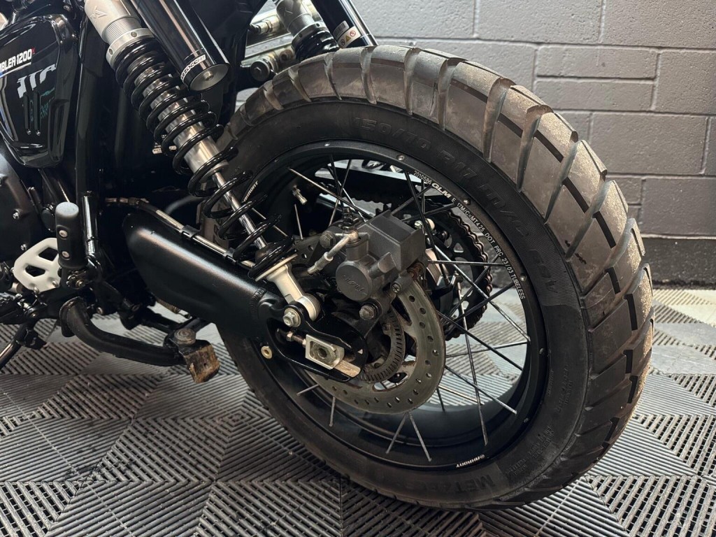 TRIUMPH SCRAMBLER 1200