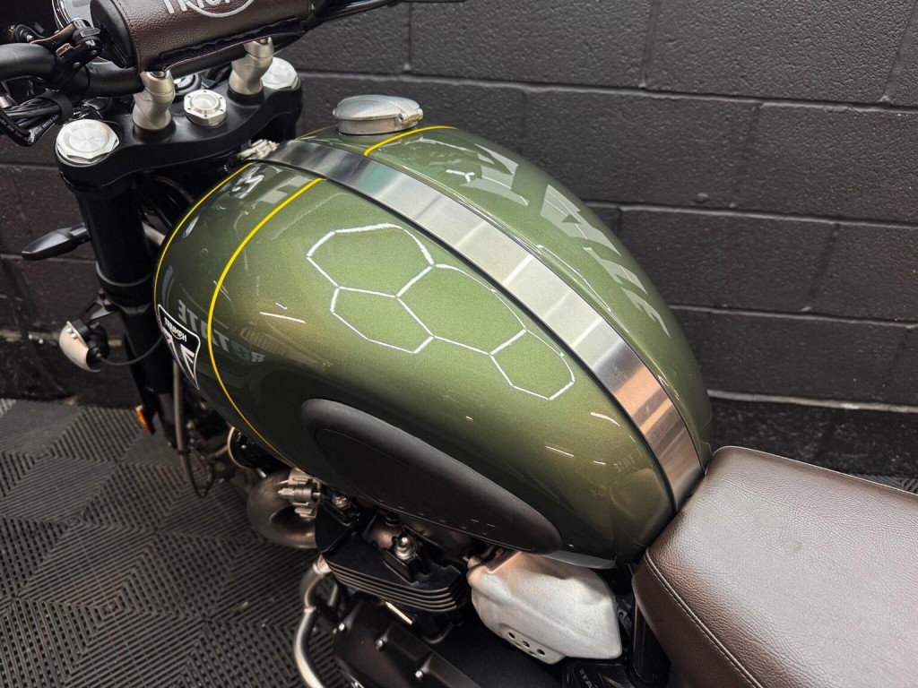 TRIUMPH SCRAMBLER 1200