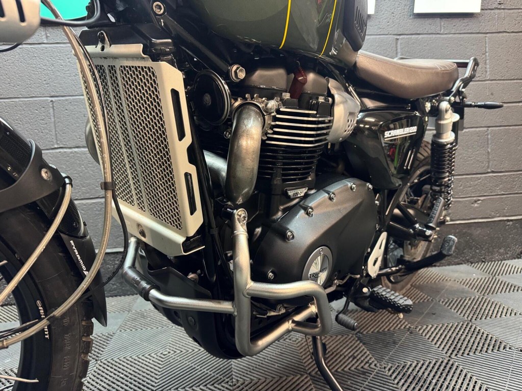 TRIUMPH SCRAMBLER 1200