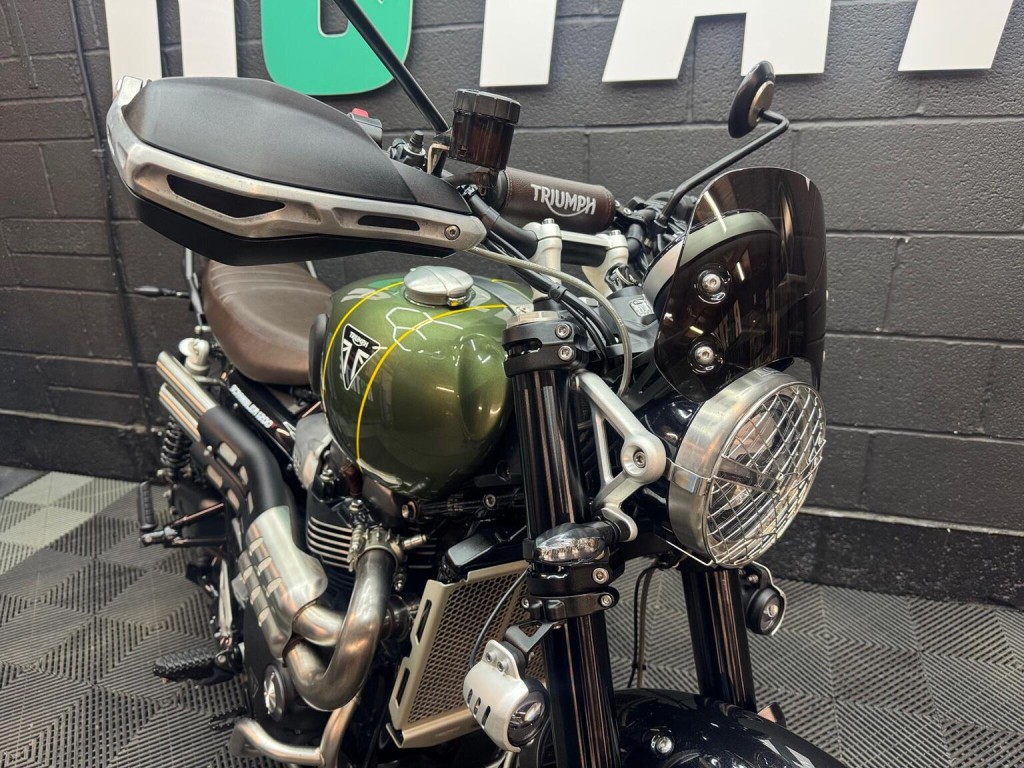 TRIUMPH SCRAMBLER 1200