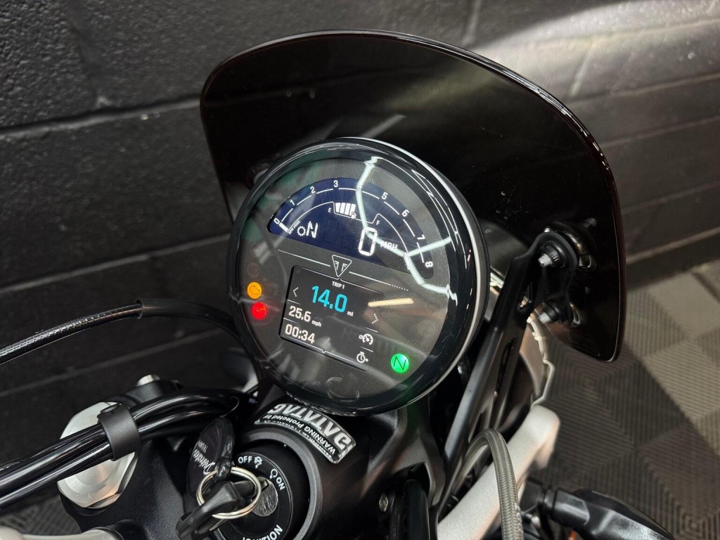 TRIUMPH SCRAMBLER 1200