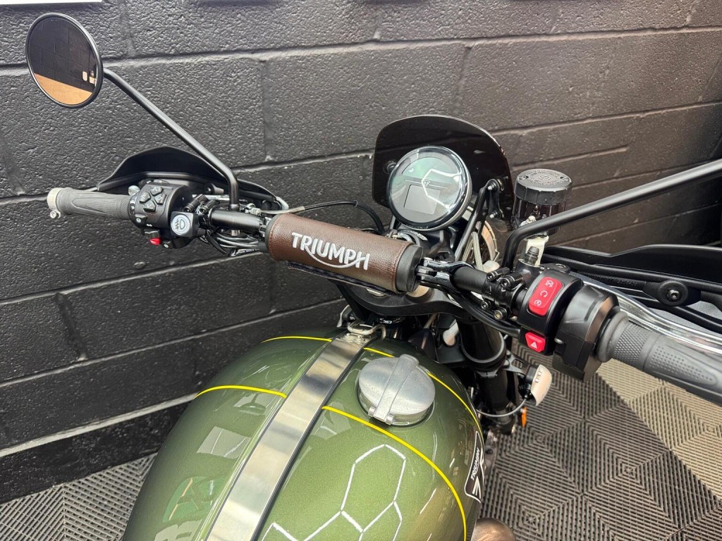 TRIUMPH SCRAMBLER 1200