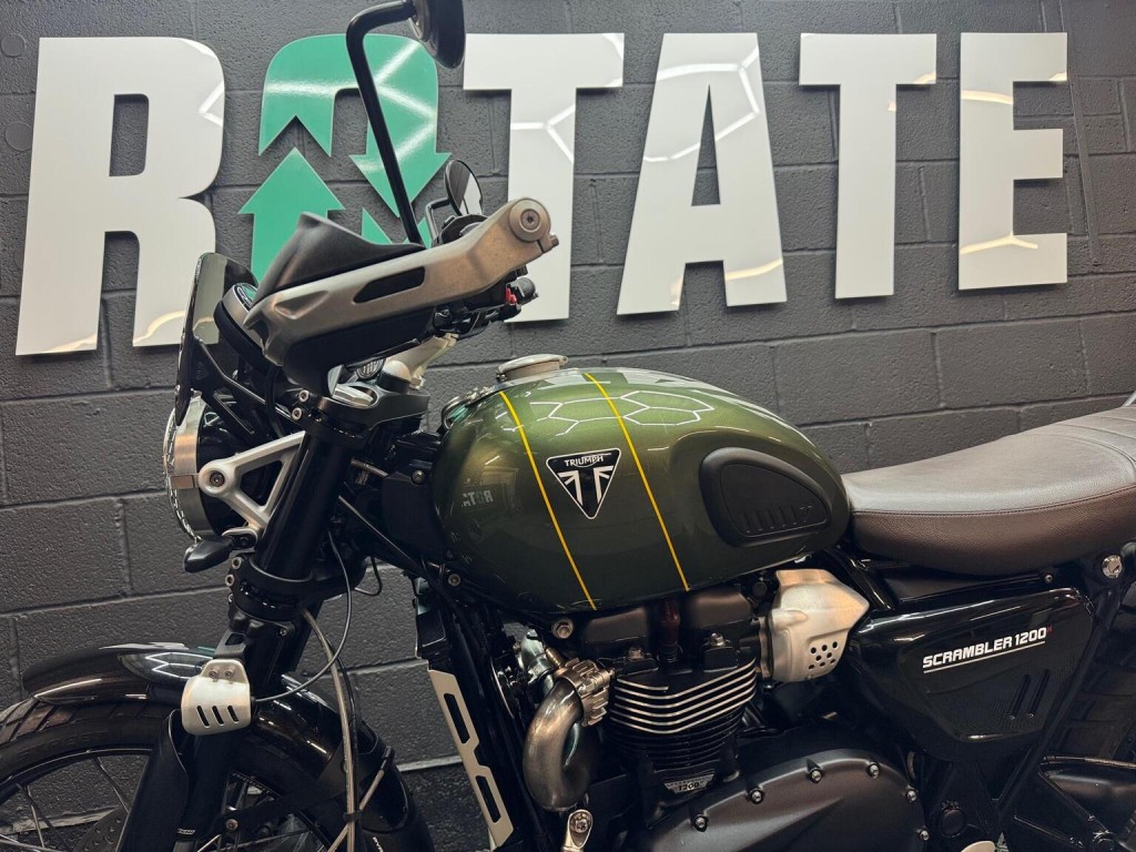 TRIUMPH SCRAMBLER 1200