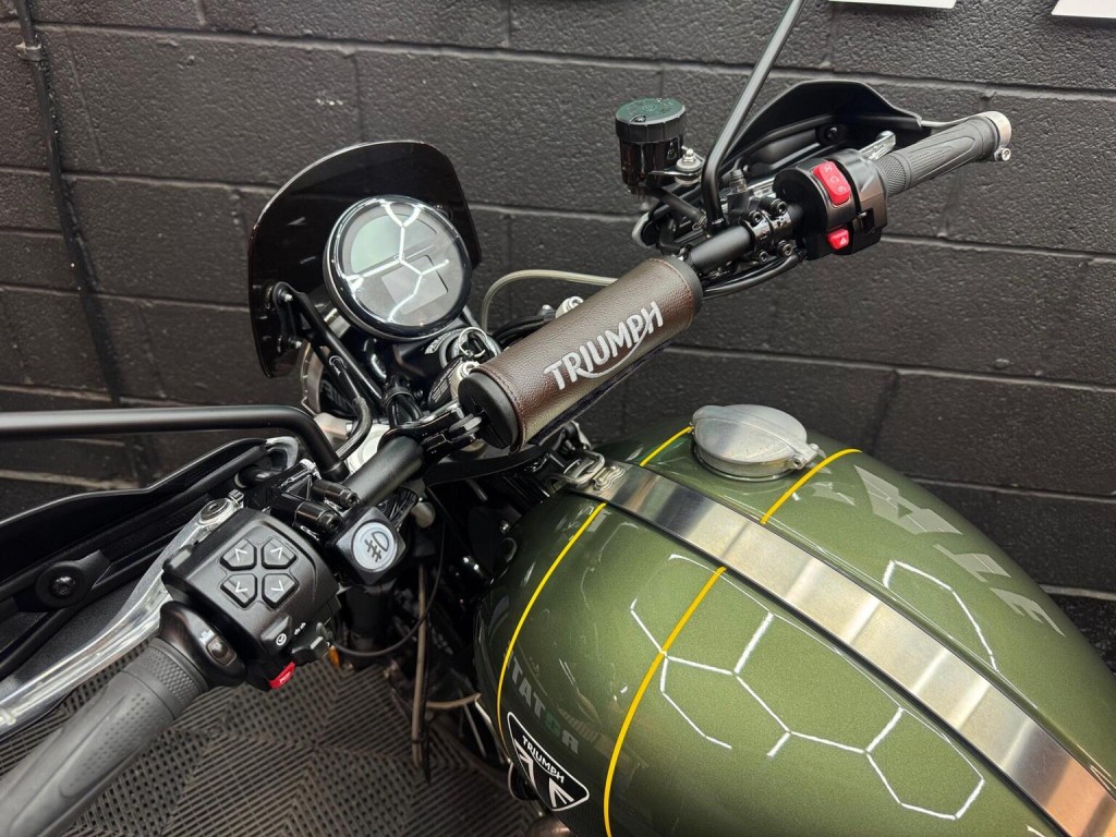 TRIUMPH SCRAMBLER 1200