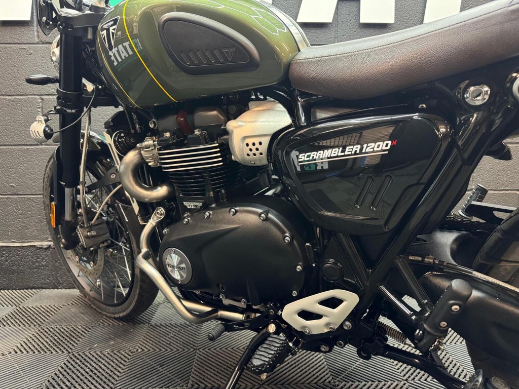 TRIUMPH SCRAMBLER 1200