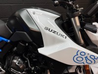 SUZUKI GSX-8S