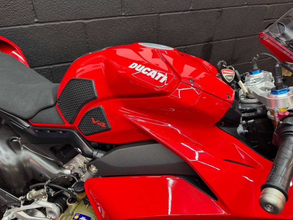 DUCATI PANIGALE V4S