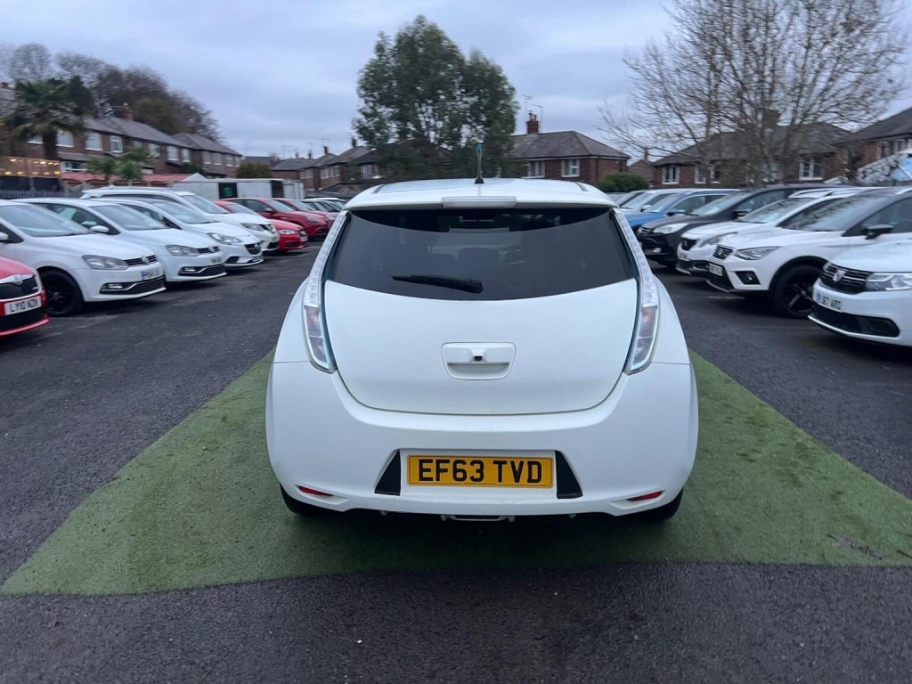 NISSAN LEAF