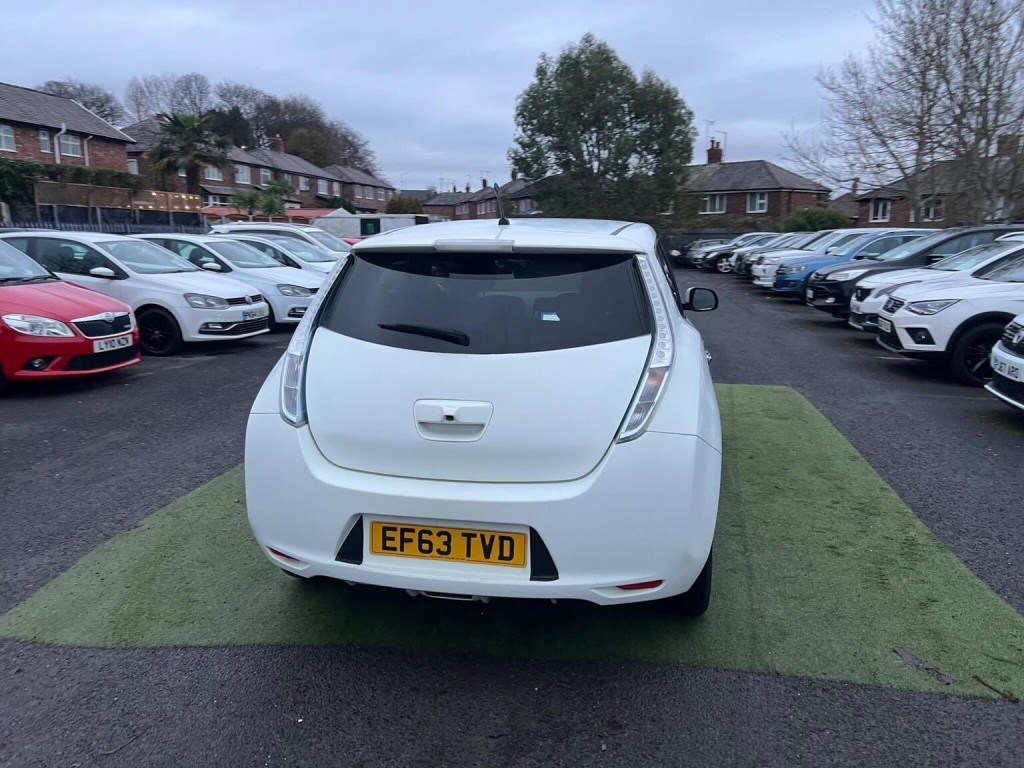 NISSAN LEAF