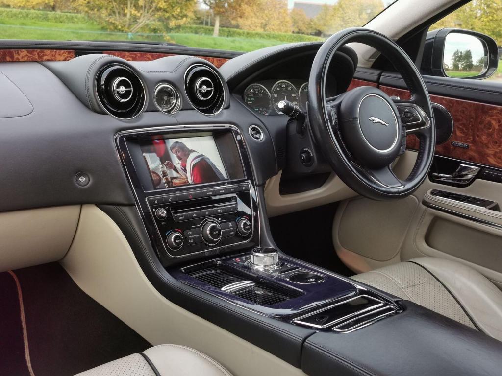 JAGUAR XJ 3.0d V6 Portfolio Auto ss 4dr 2013