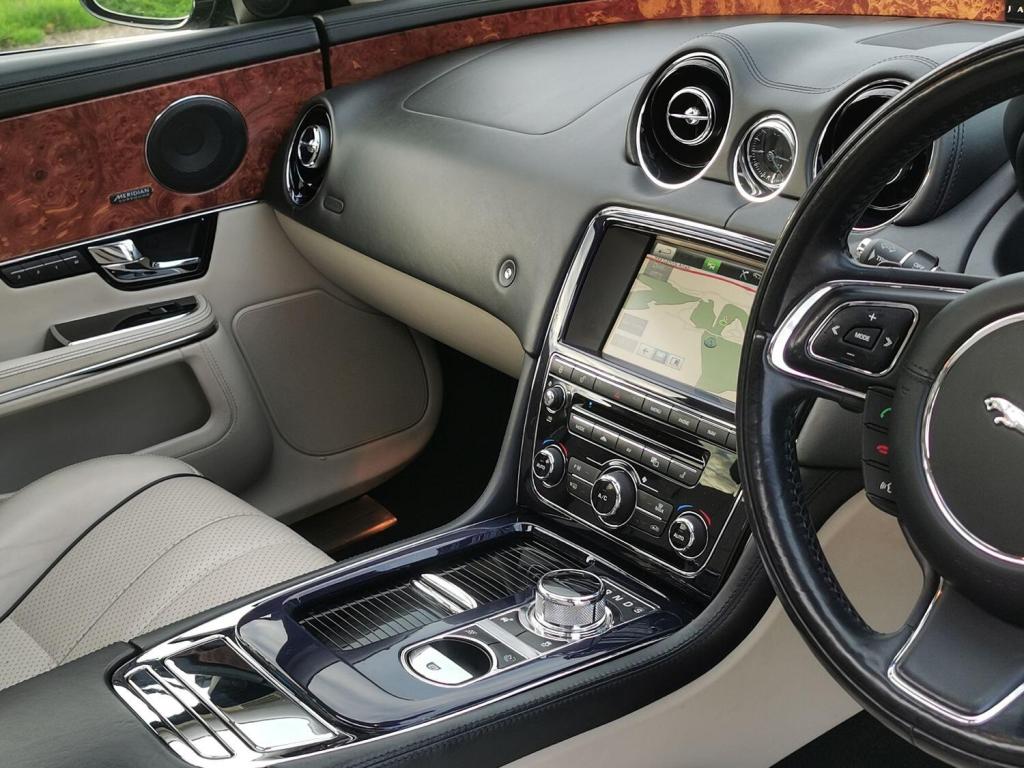 JAGUAR XJ 3.0d V6 Portfolio Auto ss 4dr 2013