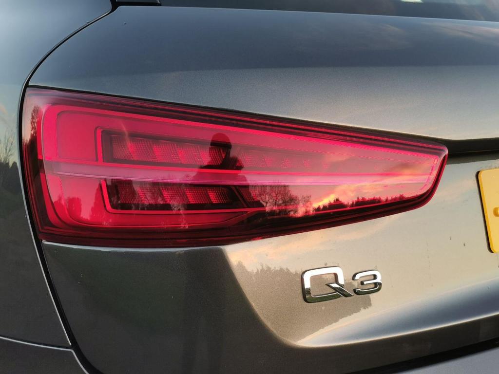 AUDI Q3 2.0 TDI S line Edition  2018