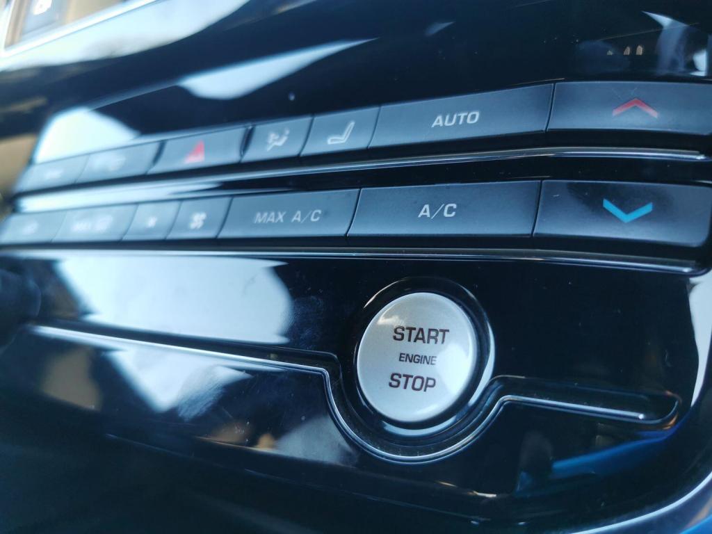 JAGUAR XE 2.0 d R-Sport  2017