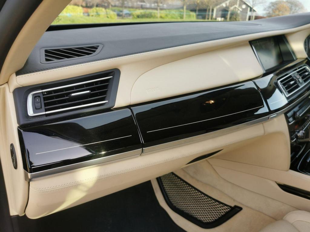 BMW 7 SERIES 3.0 730Ld M Sport Saloon 2012