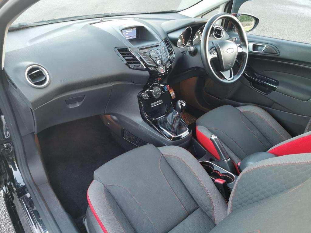 FORD FIESTA 1.0 T EcoBoost Zetec S  2015