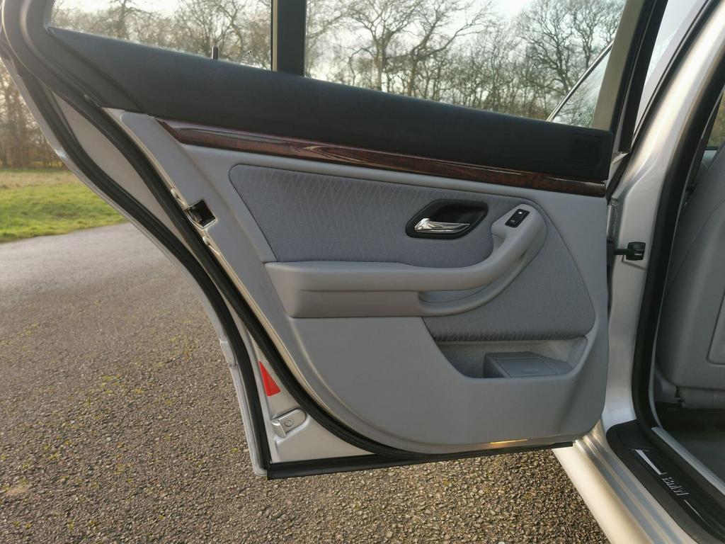 BMW 5 SERIES 3.0 E39 530iA SE Touring M54 3.0 2002