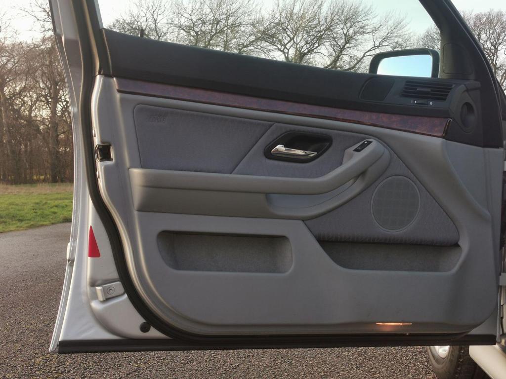 BMW 5 SERIES 3.0 E39 530iA SE Touring M54 3.0 2002