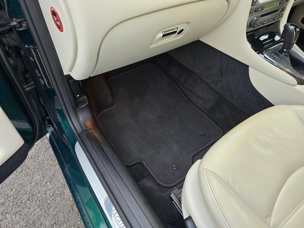 JAGUAR X-TYPE 2.2 D DPF SE 2009