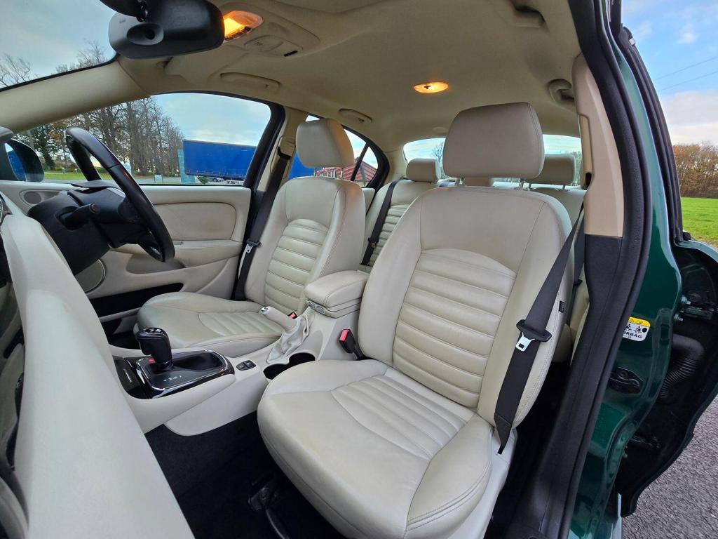 JAGUAR X-TYPE 2.2 D DPF SE 2009